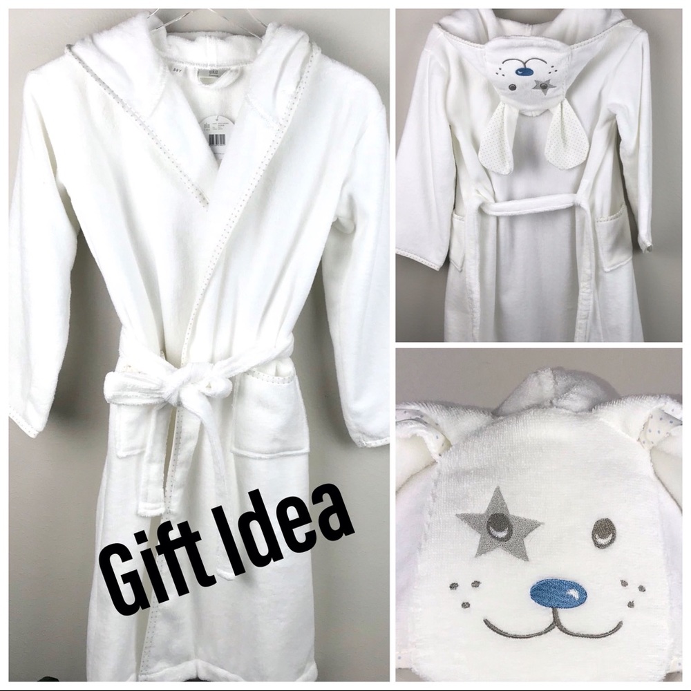 Adorable kid's dog bathrobe!  Size 8.
